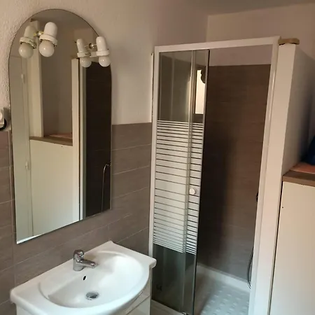 Pied A Terre Port لوسات